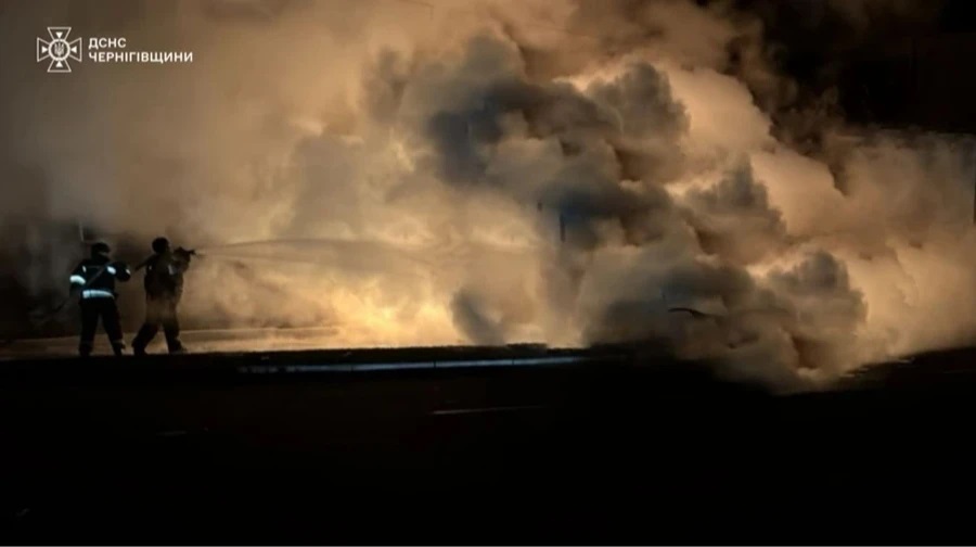 Russia strikes critical infrastructure in Chernihiv, fires and blackouts
