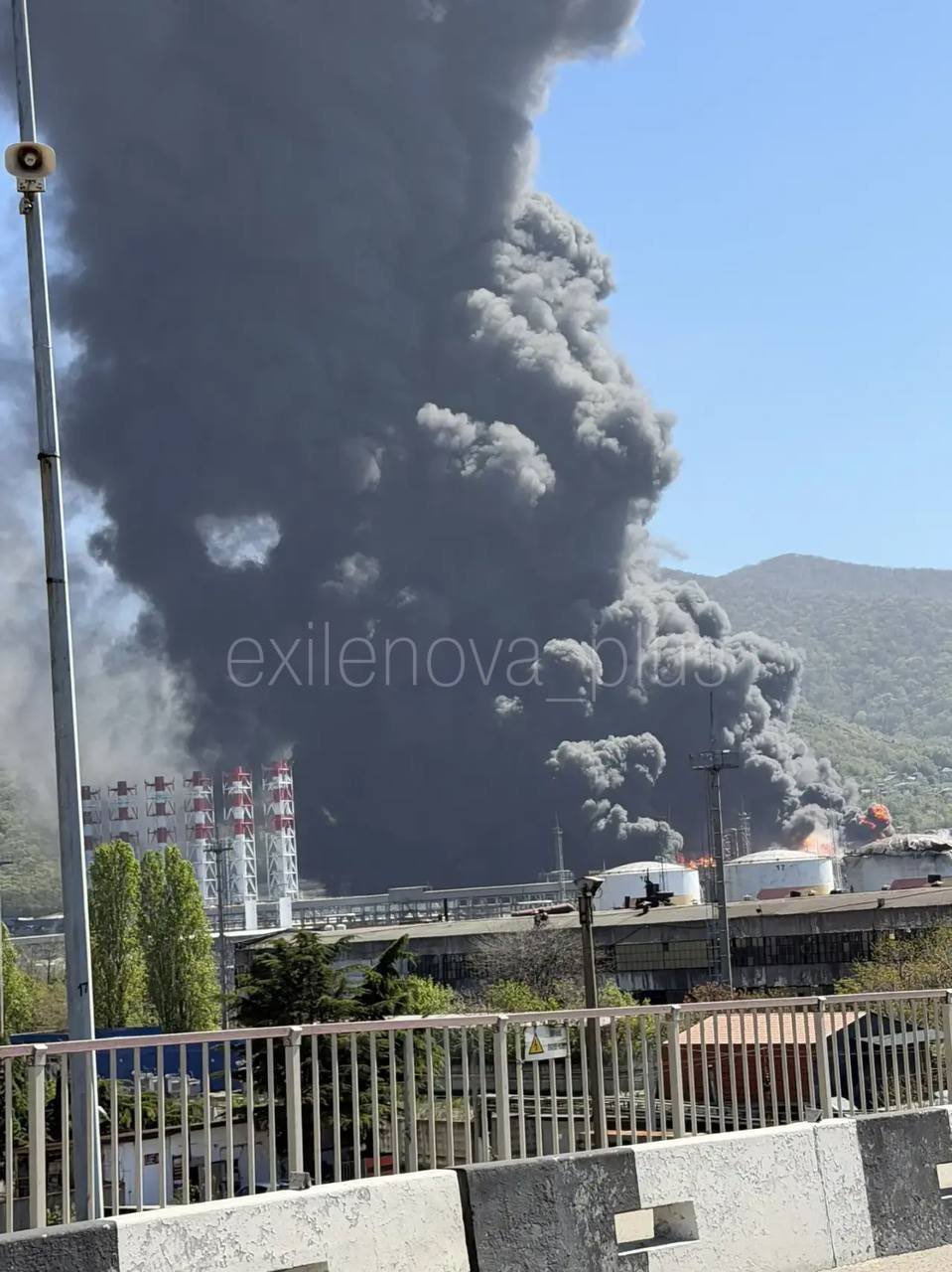 Large Fire at Tuapse Oil Depot After Ukrainian Drone Attack