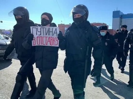 Russia’s Economic Crisis Fuels Growing Anti-Government Sentiment