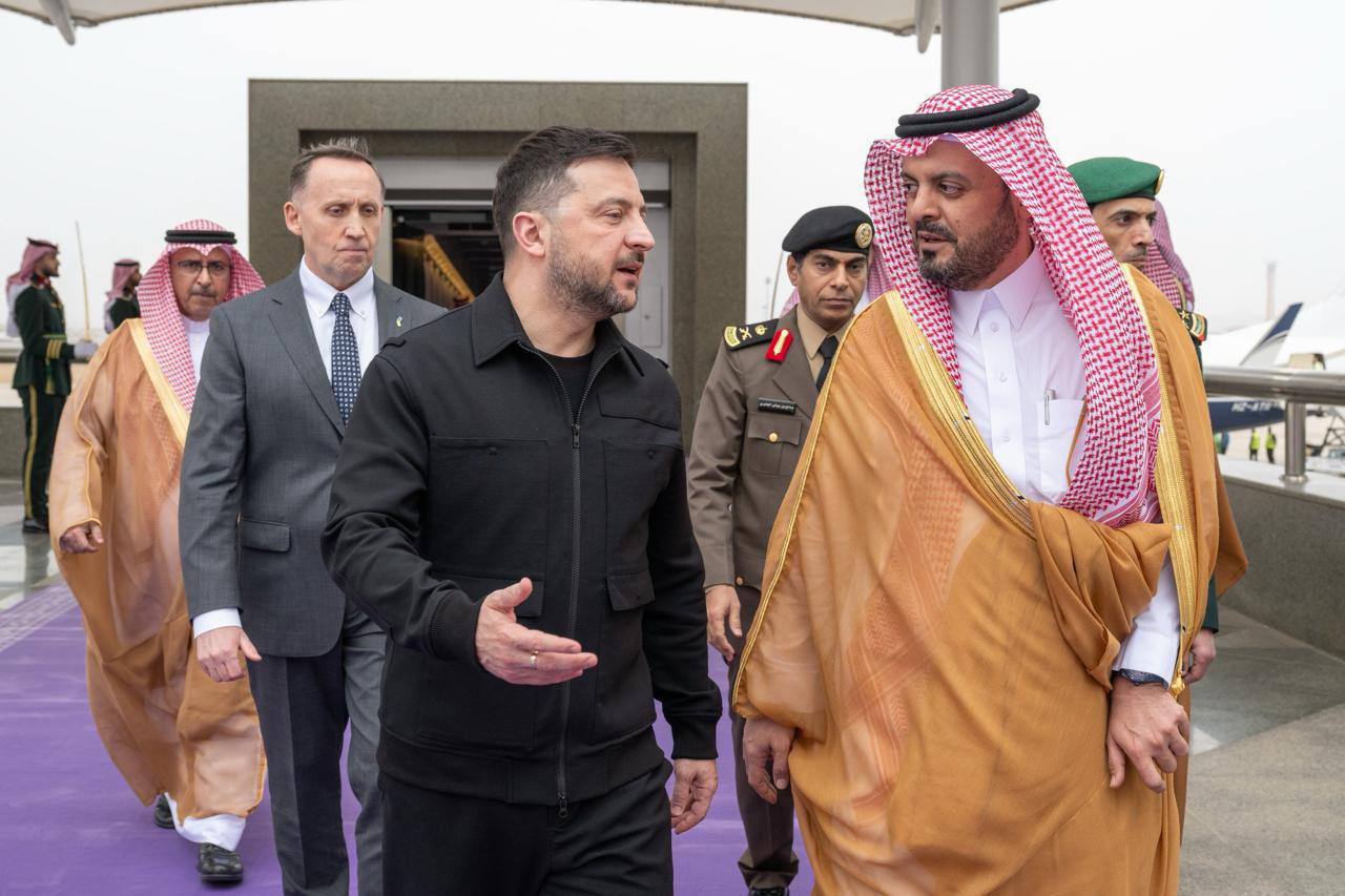 Zelensky Arrives in Saudi Arabia for Key Security Meetings