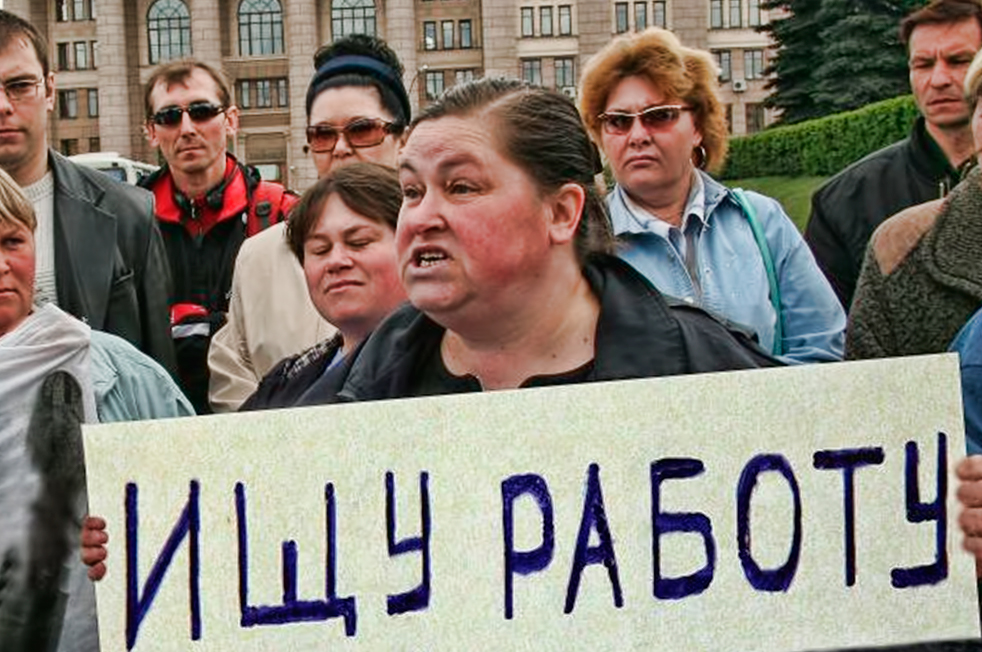 Russia’s Economic Crisis Deepens with Mass Layoffs Amid War Strain