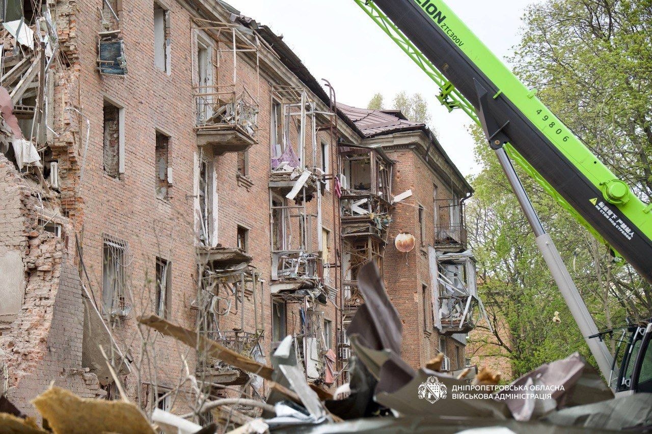 Russian Attack on Dnipro Kills 6, Wounds 47 Including Children