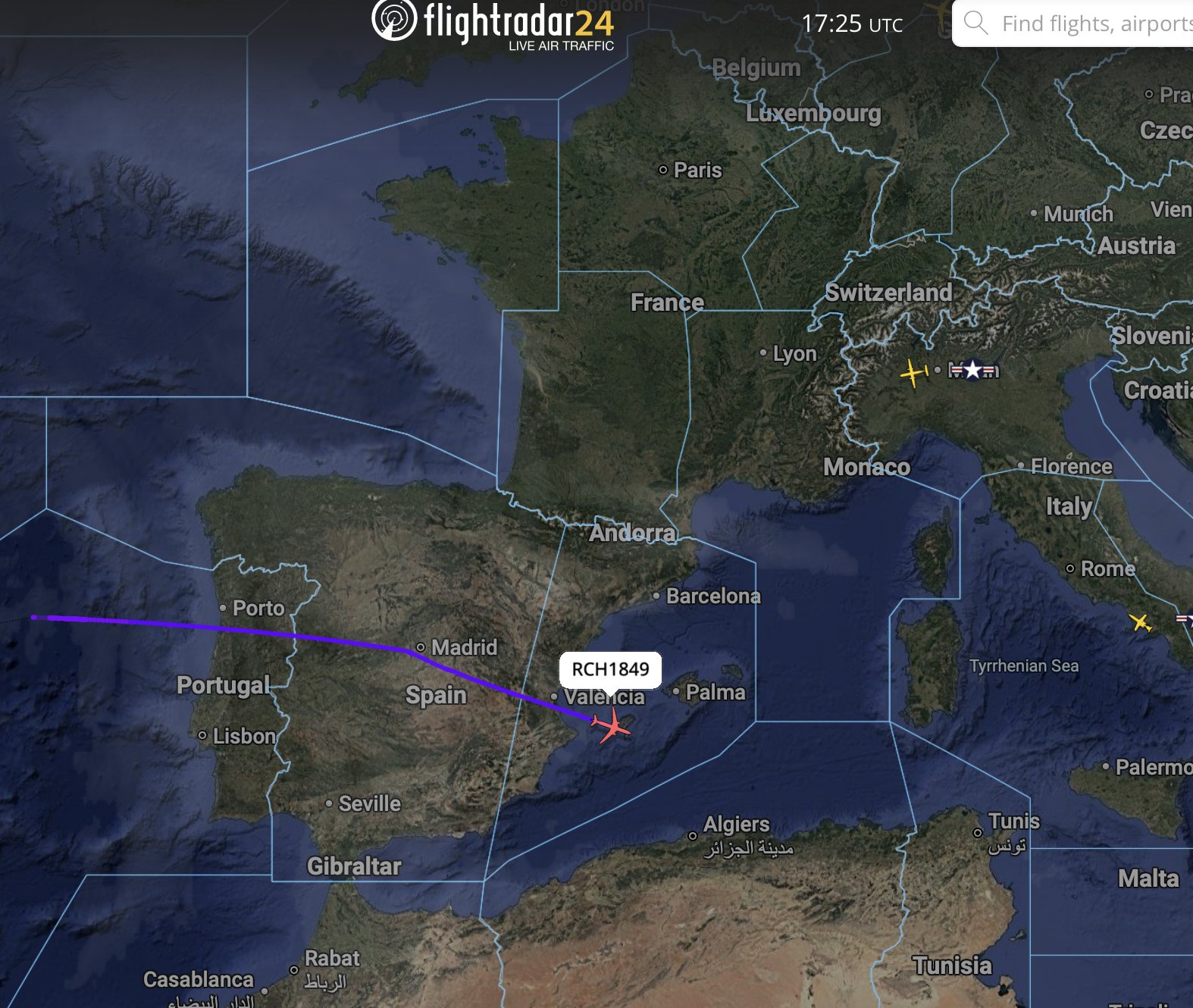 US Tanker Flies Over Spain Toward Middle East Despite Ban