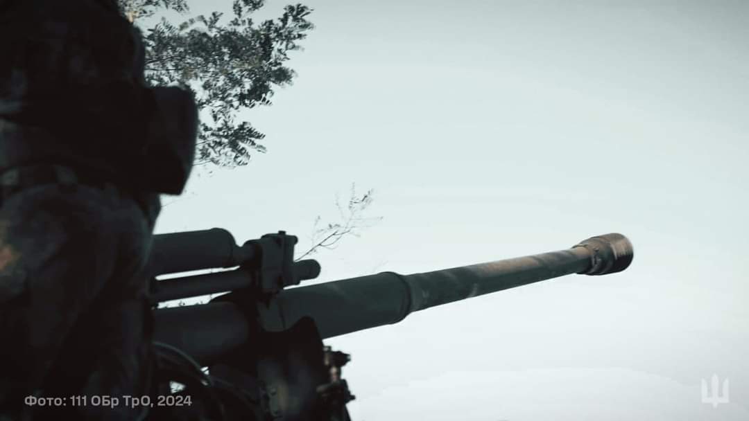 Ukrainian Artillery Soldiers Point the Enemy to His Place with 100th Caliber