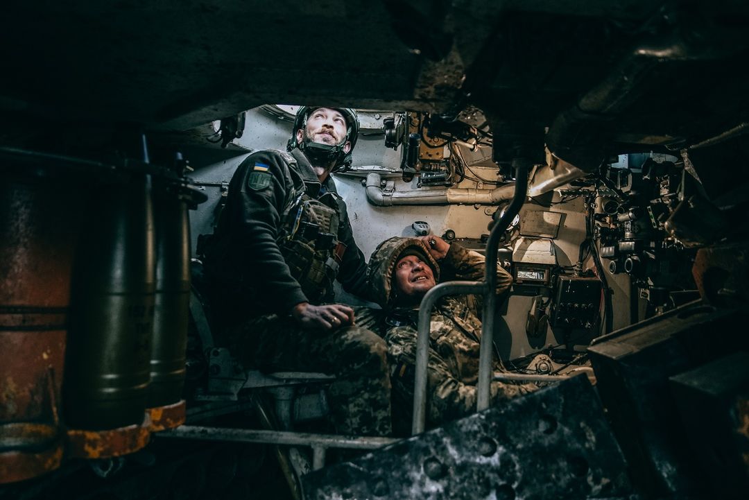 Glory to Ukrainian Defenders! Ukraine needs weapons for these Warriors.