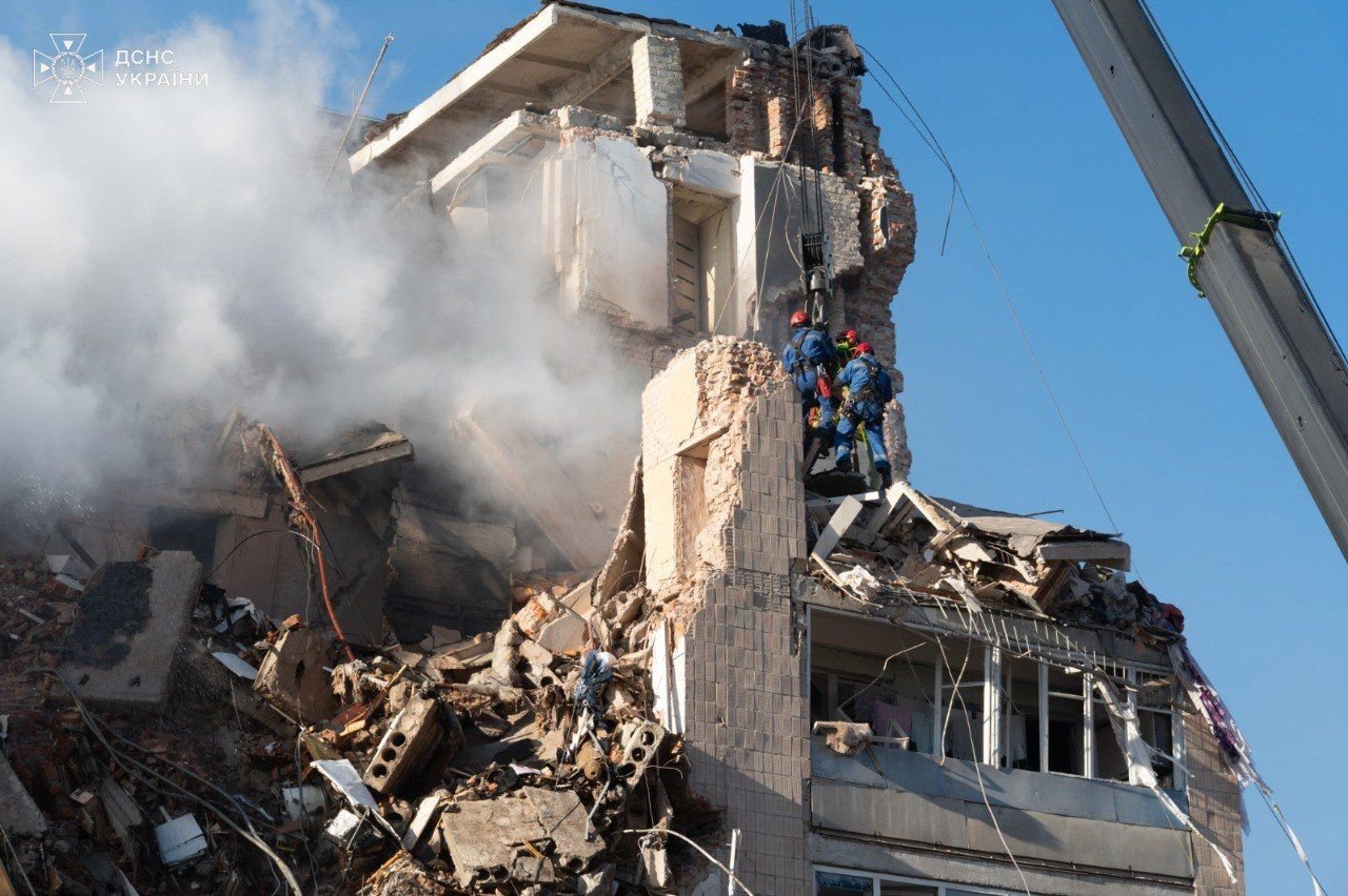 23 people killed by Russian strike, including 3 children