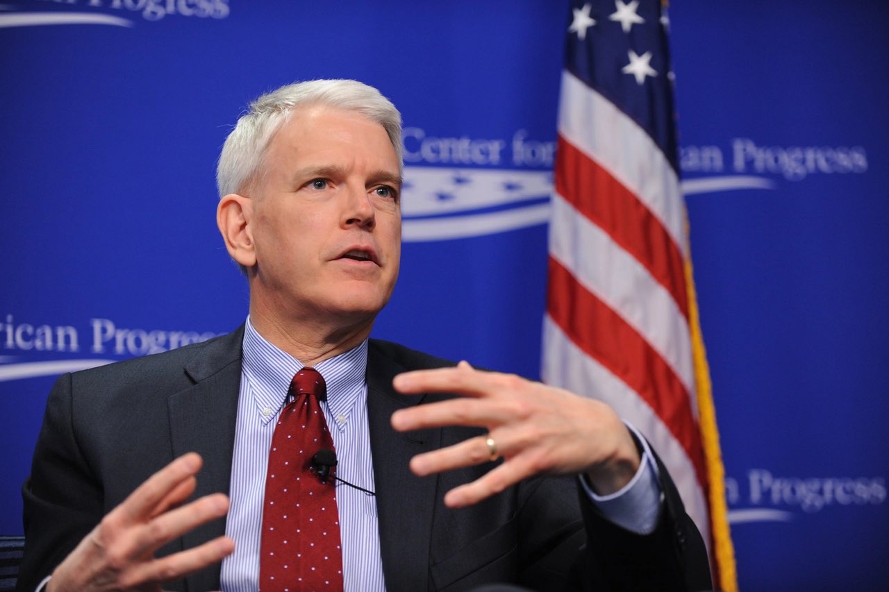 Ex-US Ambassador: Ukraine should consider plan B for security