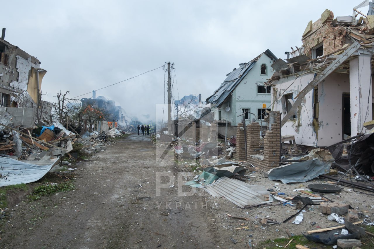 Russia launches massive strike on Ukraine