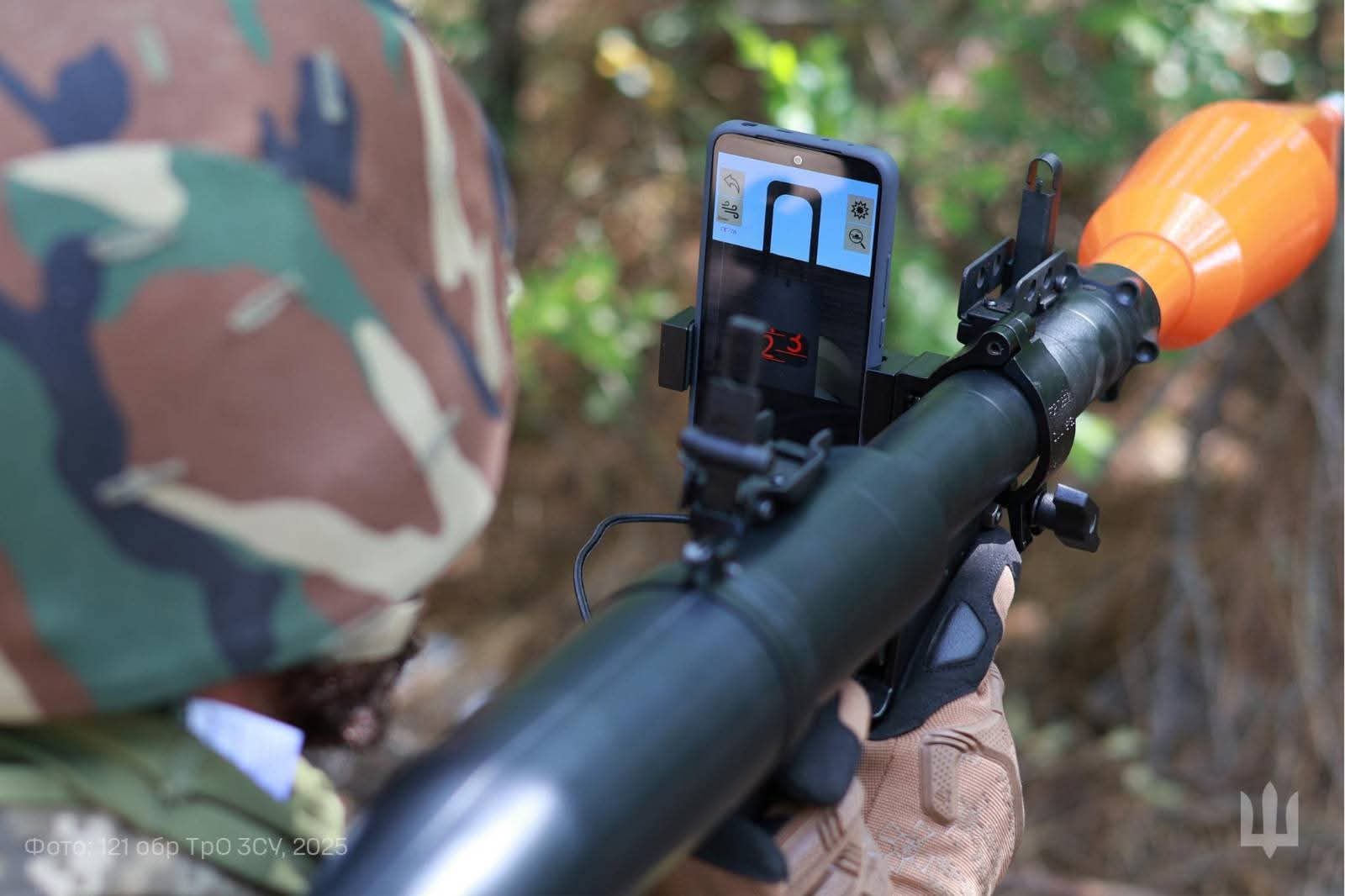 New recruits train on grenade launcher simulator