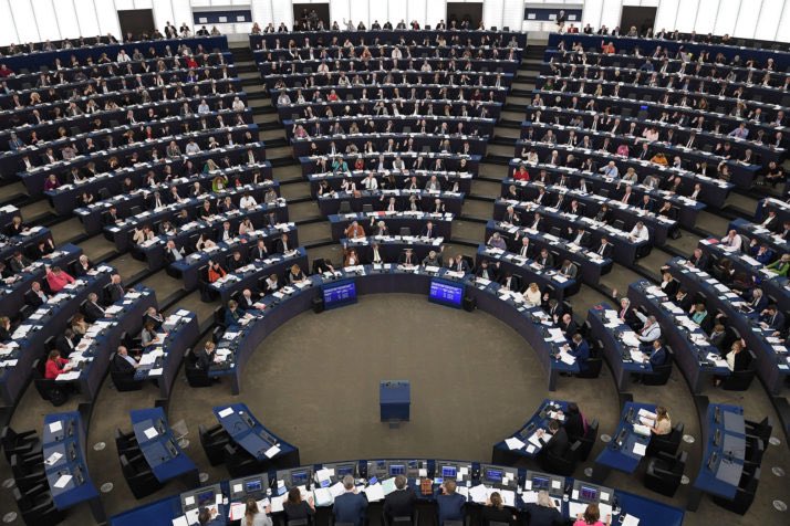 European Parliament votes to allow bans on Russian LNG imports