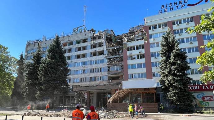 Mykolaiv city centre damaged after nine Russian missile strikes