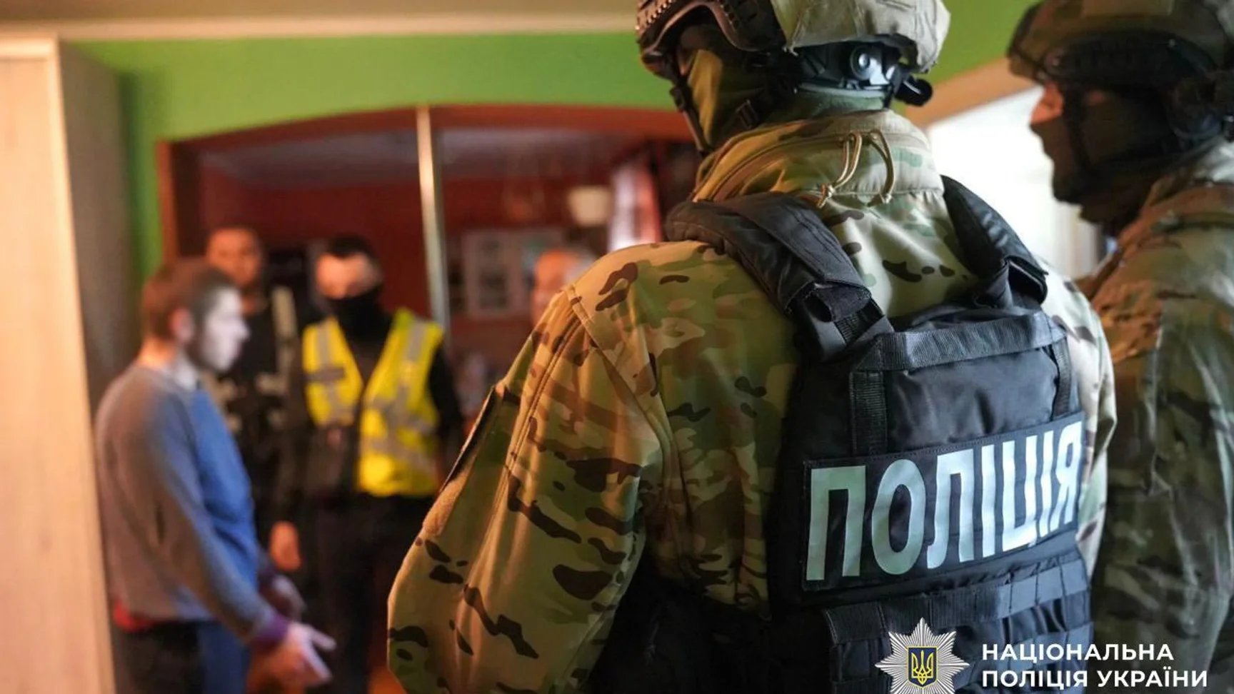 Police conducts nationwide weapon raids