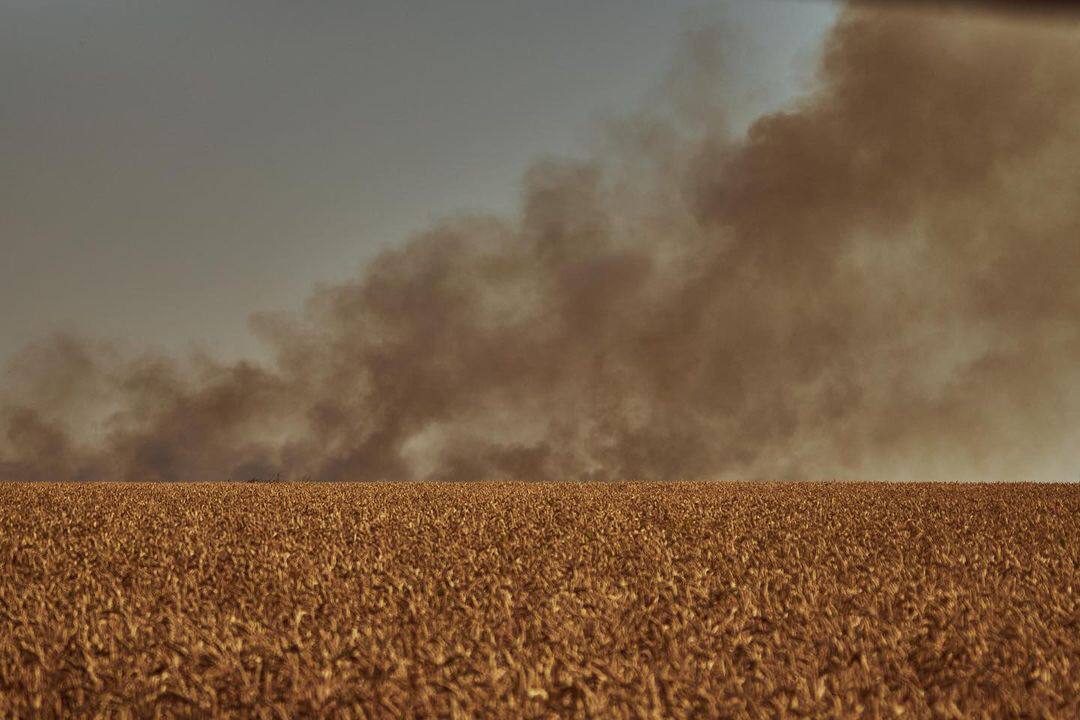 Russian shelling burns fields in Zaporizhzhia region
