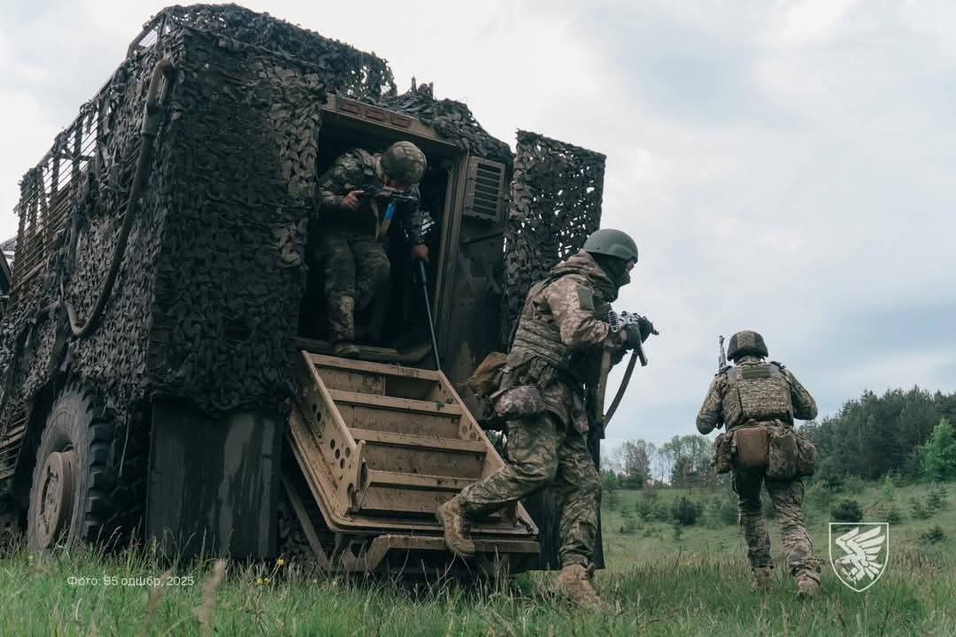 Preparing for real battles: contract with Air Assault Forces