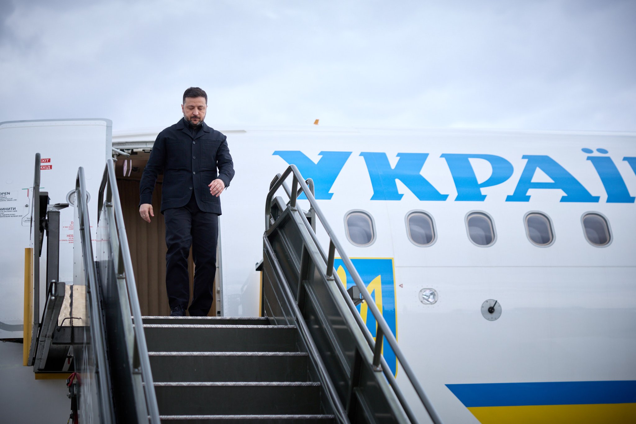Zelenskyy’s April: 24 meetings, 12 calls, 9 international visits, Swedish King visits Ukraine