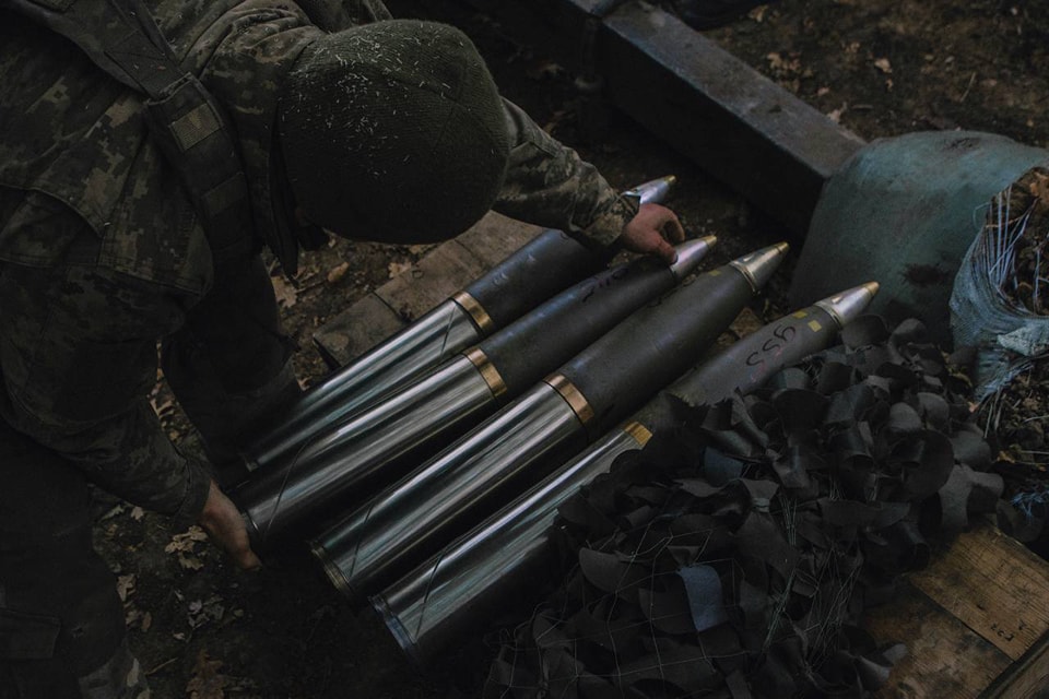 Artillerymen deliver justice to the occupiers