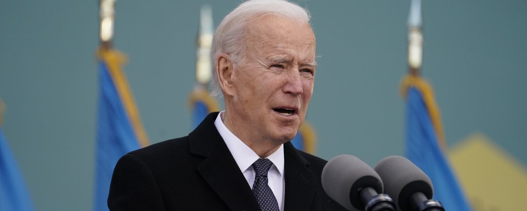 US closes airspace to Russia