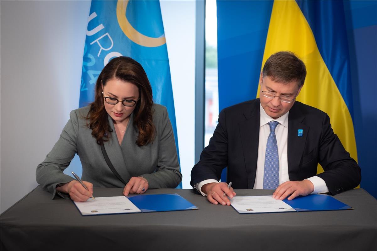 UE signe accords de garantie pour l’Ukraine