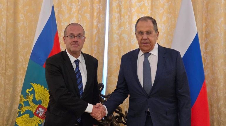 WHO officials must not visit Russia