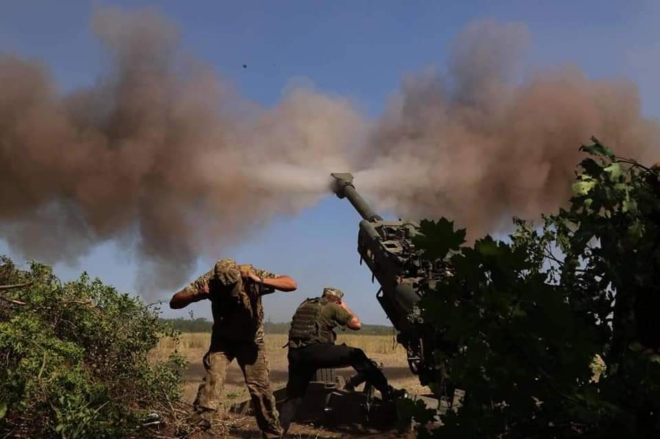 Ukrainian forces destroy occupiers with M777 howitzers