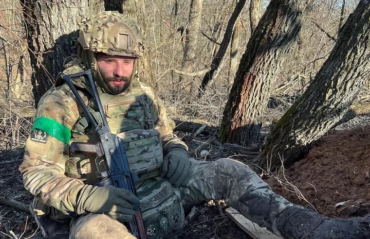 Comedian and soldier injured by shrapnel to head