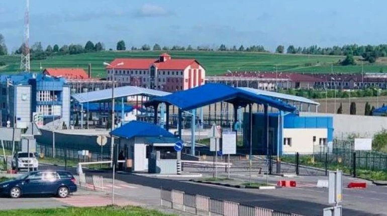 Bridge near Ukraine-Poland border crossing to be closed in Lviv region