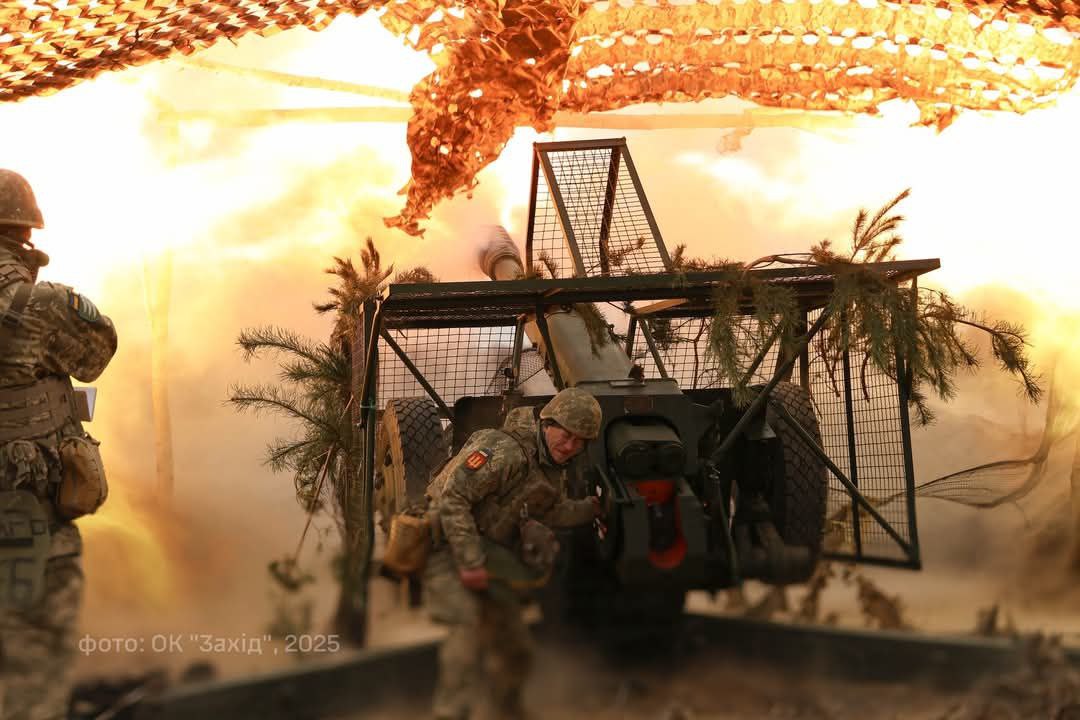 D-30 and artillerymen of the 156th Brigade