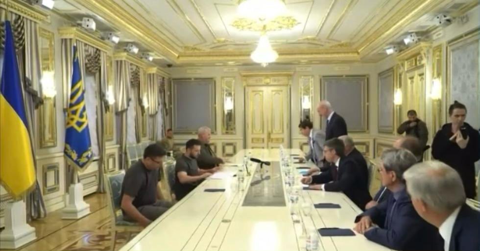 Honorary reception by Zelensky and key discussions
