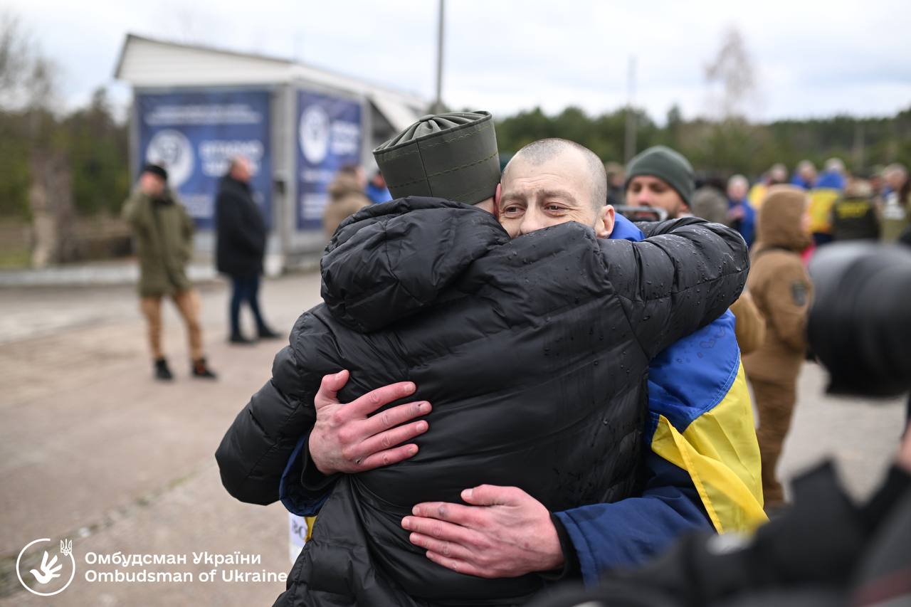 Mariupol Defenders Released from Russian Captivity, Including 28 Officers