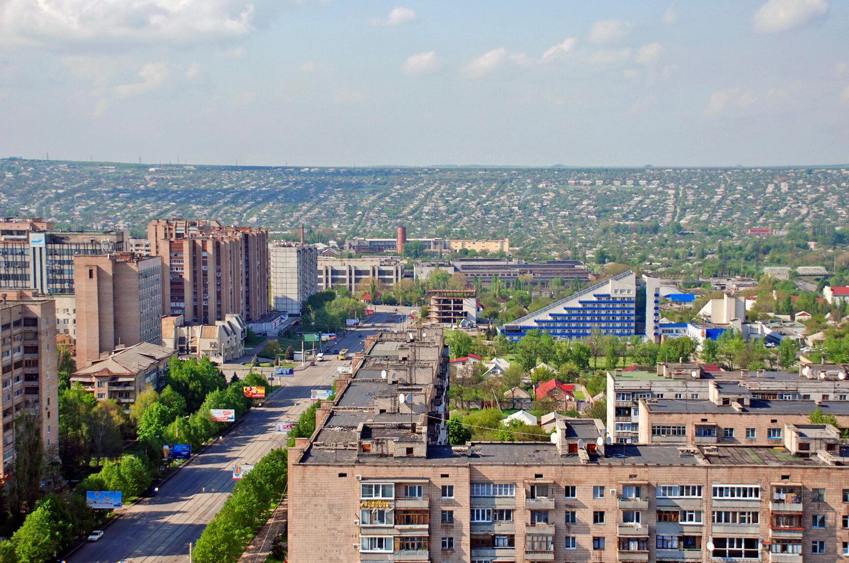 Russia Seizes Nearly 8,000 Luhansk Apartments Under Occupation Rules