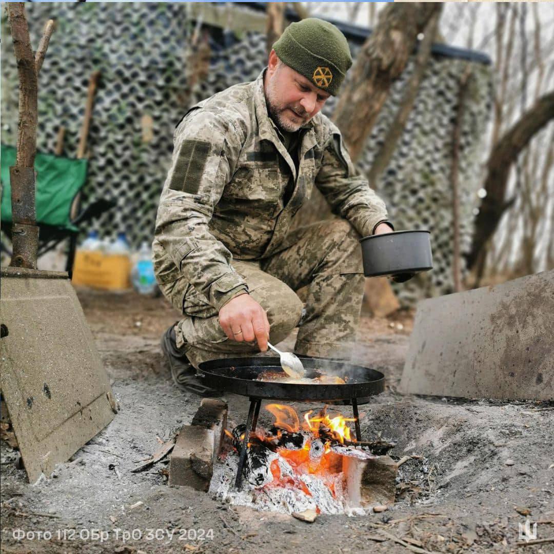 Lunch break for the 112th TDF UA Brigade