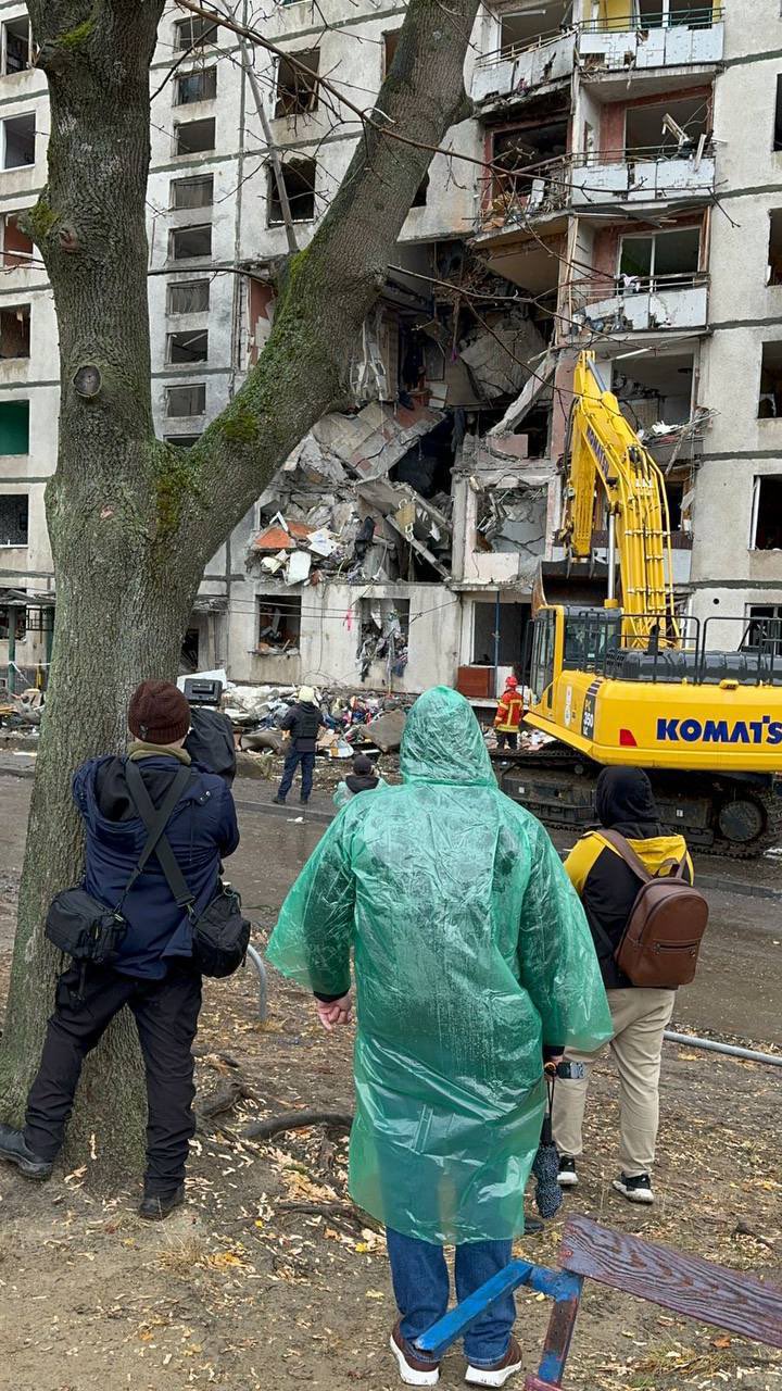 Russian bomb kills man, injures 36 in Kharkiv overnight