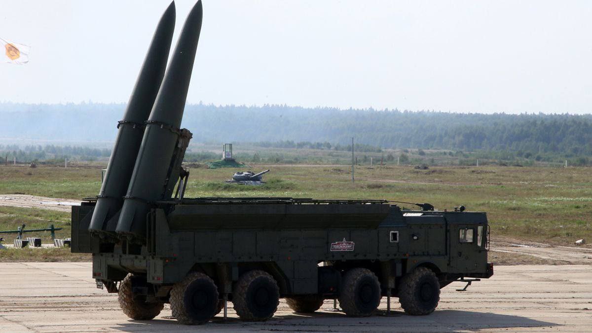Russia has nearly 2,000 missiles for Ukraine strikes