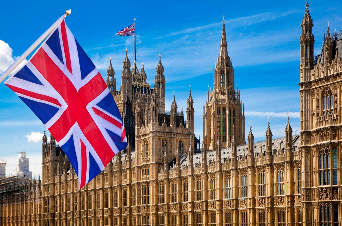 UK Bans Russian-Linked Vessels from Ports