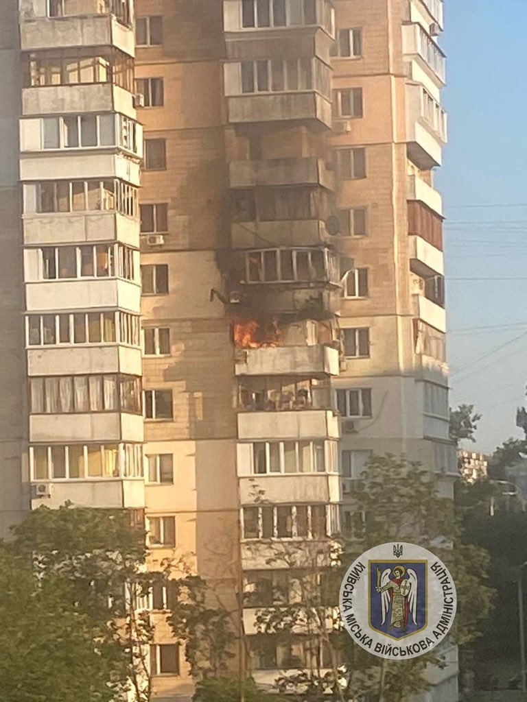 Debris hits building in Kyiv’s Obolon district