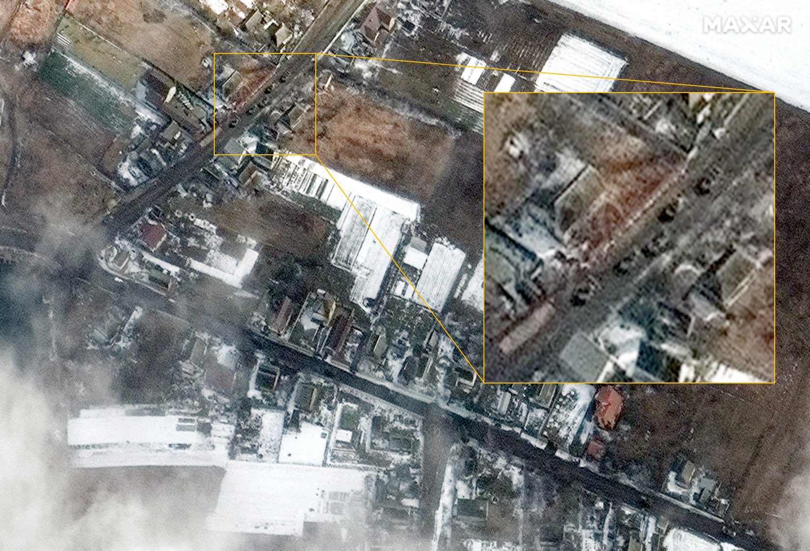 Russian armour in Lubyanka, north of Antonov airport, geolocated