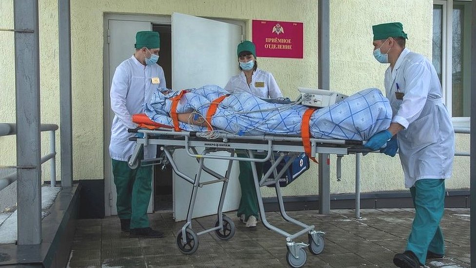 Russian soldiers sue hospitals for combat injury compensation, exposing state bureaucracy failures.