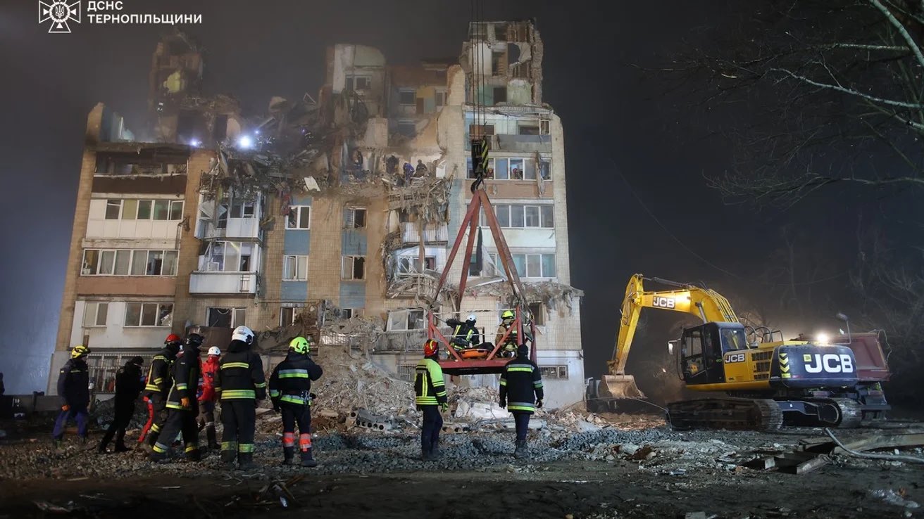 Body found in Ternopil rubble after Russian strike, regional police report