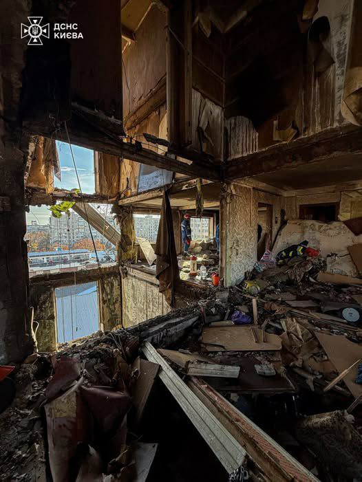 Drone destroys Kyiv building, two-wall rule no longer effective, State Emergency Service warns
