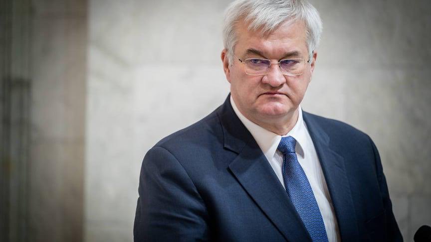 Ukraine rejects ambiguous security guarantees and unilateral troop withdrawal in peace deals.
