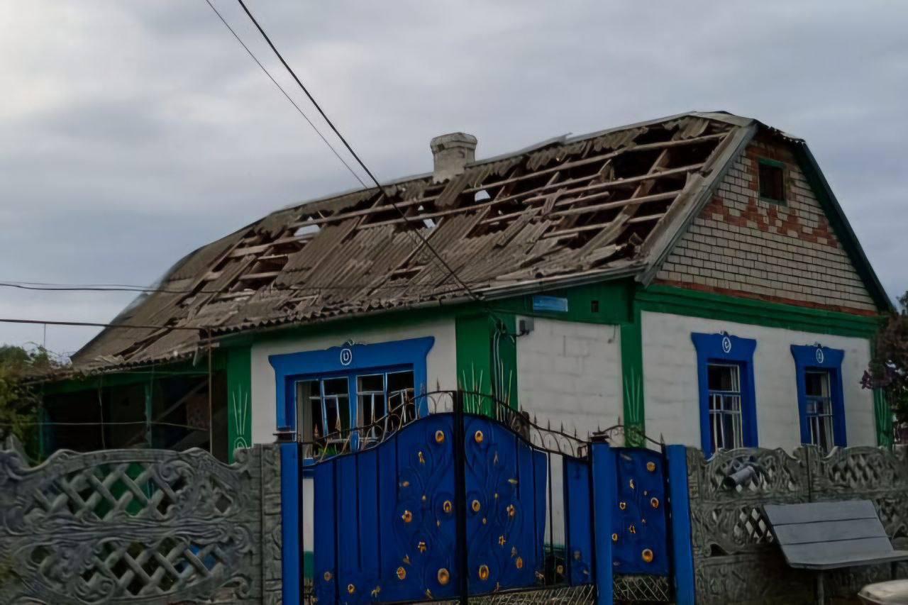 Russians strike communities in Dnipropetrovsk