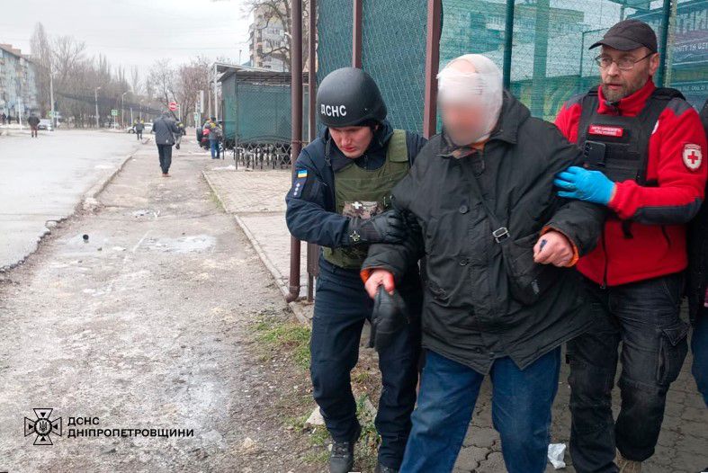 Russian attack in Nikopol injures civilian