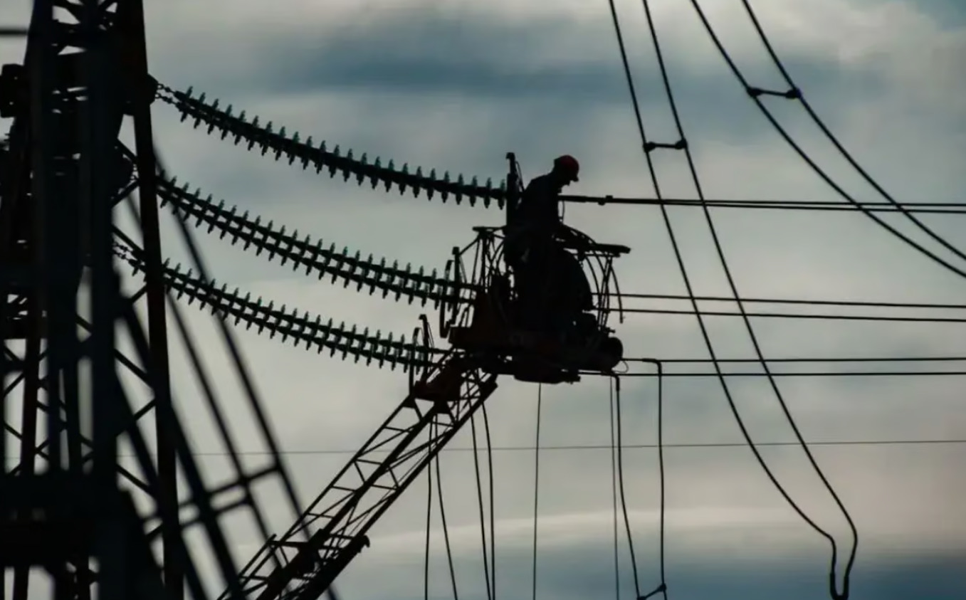 Russia Attacks Chernihiv Energy Facility, 5,000 Subscribers Lose Power