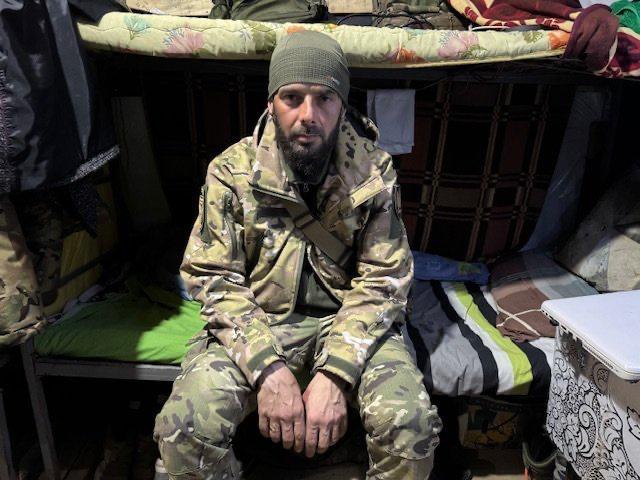 Ukrainian Sergeant Kills Russian Soldier with Trophy Knife in Close Combat