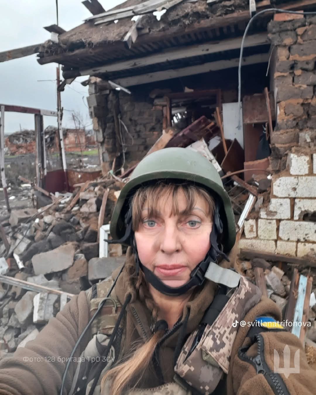 Nurse Destroys Occupiers with Grenade Launcher, Saving Unit from Encirclement