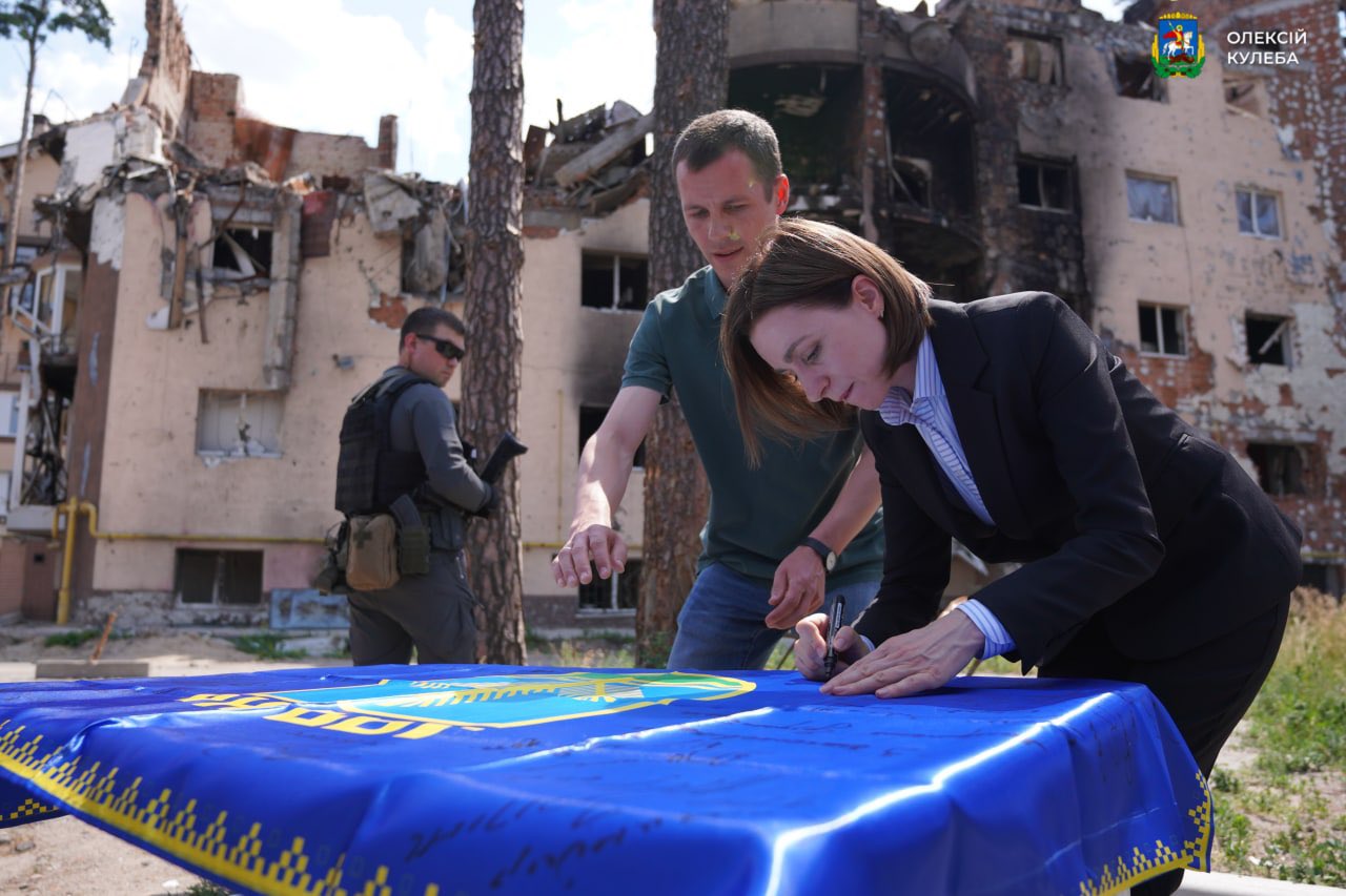 Ukraine-Moldovan President visited Borodianka, Bucha and Irpin