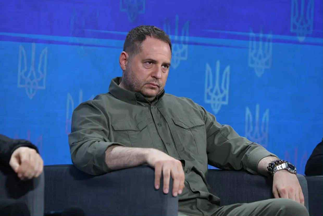 Pressure Grows to Remove Yermak After Scandals