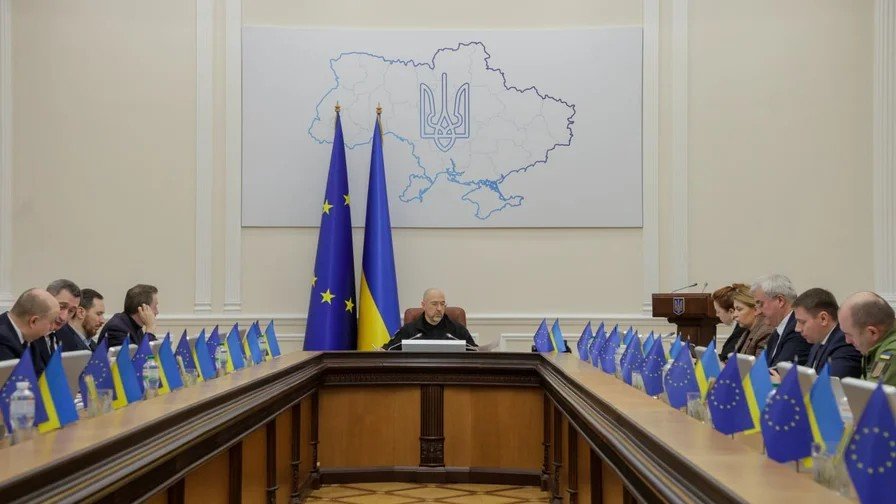 Zelenskyy orders 30,000 long-range drones, Ukraine to produce 3,000 missiles