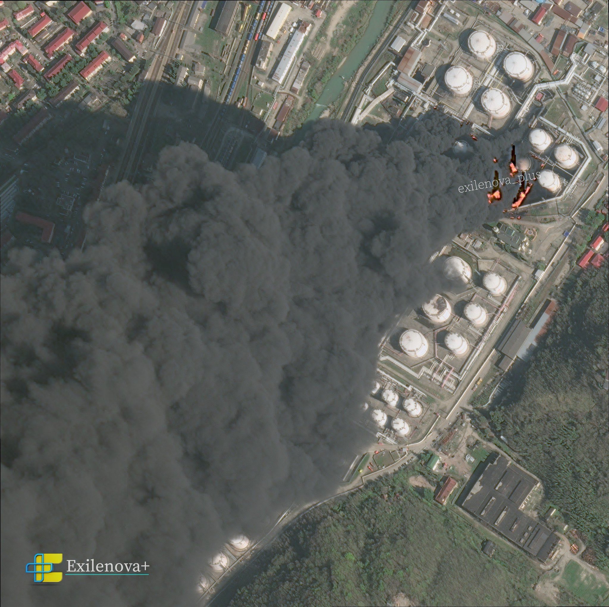 Satellite images of Tuapse: burning fuel tanks