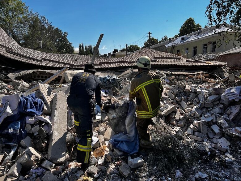 Consequences of enemy strike on hotel in Bakhmut: One dead